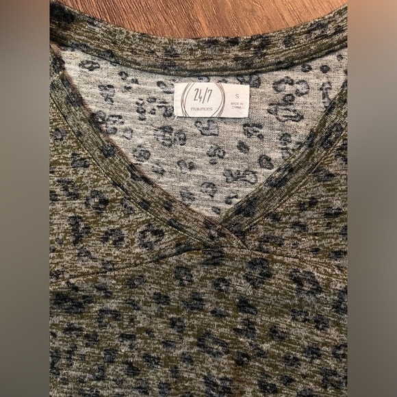 Leopard Print shirt - Picture 2 of 3